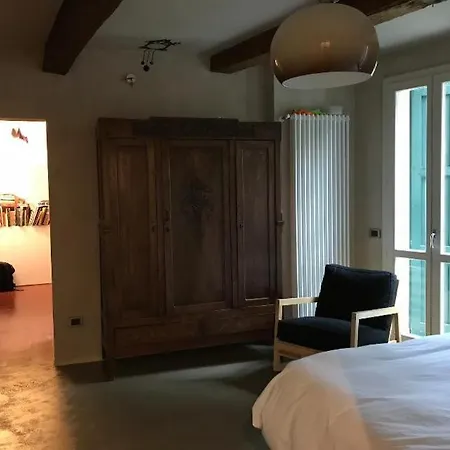 Διαμέρισμα Casa Luminosa Con Giardino In Centro Storico