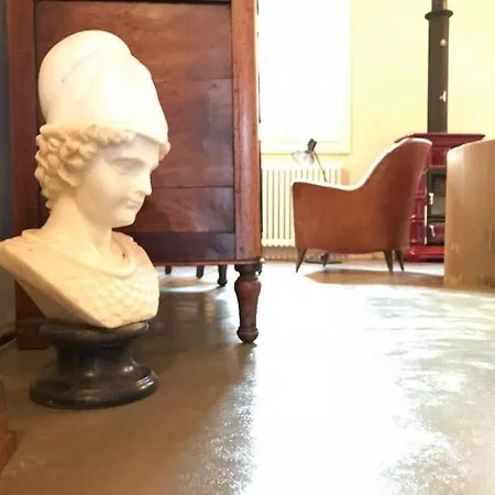 Casa Luminosa Con Giardino In Centro Storico