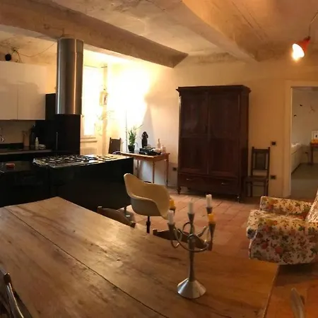 Διαμέρισμα Casa Luminosa Con Giardino In Centro Storico