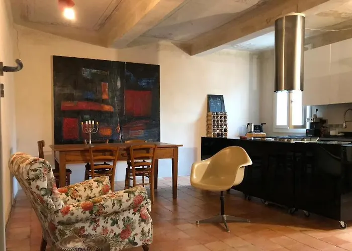 Casa Luminosa Con Giardino In Centro Storico *